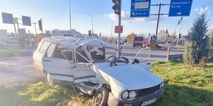 Bursa’da kontrolden çıkan otomobil şarampole uçtu