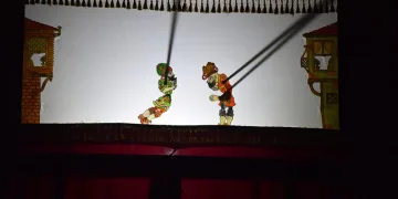 Çocuklar Hacivat-Karagöz oyunuyla eğlendi