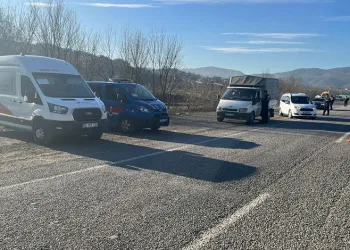 Başakşehir’de haraç alamadığı kuzeninin iş yerini ateşe verdi