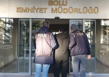 Kesinleşmiş 11 yıl cezası bulunan firariyi jandarma yakaladı
