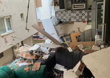 Müşteri gibi geldiler, çilingir sofrasını bedavaya getirdiler