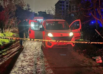 Bursa’da cinayet: Suç aletiyle teslim oldu
