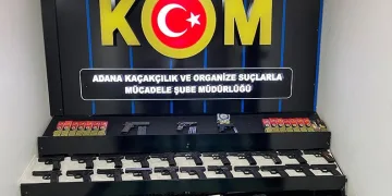 Adana Emniyet Müdürüne, saz kursunu bitiren kızlardan mini konser