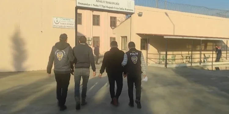 FETÖ’ye üye olmaktan aranan şahsı JASAT yakaladı