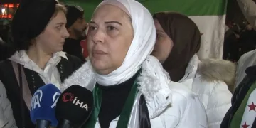 Yalova’da Suriyeliler Esed rejiminin devrilmesini kutladı