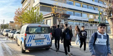Araç içinde tabancayla vurularak ölen kadın toprağa verildi