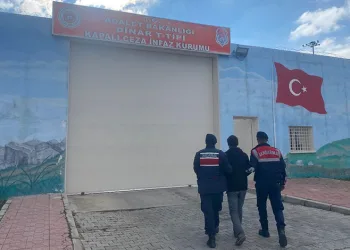 Kasten yaralama suçundan aranan şahsı jandarma yakaladı