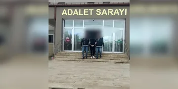 İki göçmen kaçakçısı tutuklandı