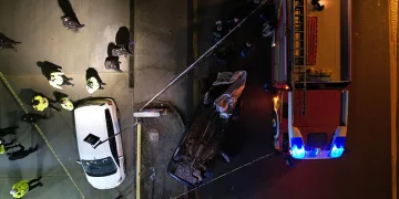 Kaza yapan araca başka otomobil çarptı: 2 ölü