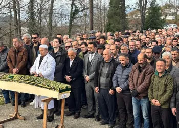 Elindeki cisimle araçları çizdi, rahat tavırları ‘pes’ dedirtti