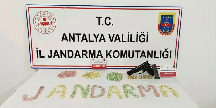 Trenin çarptığı yaya hayatını kaybetti