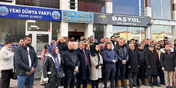 Bursa’da otomobiller kafa kafaya çarpıştı: 4 yaralı