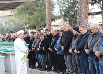 Bursa’da otomobiller kafa kafaya çarpıştı: 4 yaralı