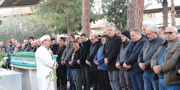 Bursa’da otomobiller kafa kafaya çarpıştı: 4 yaralı