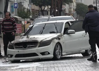 Trenin çarptığı yaya hayatını kaybetti