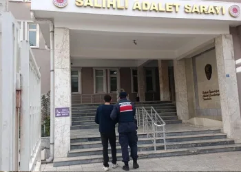 İki göçmen kaçakçısı tutuklandı
