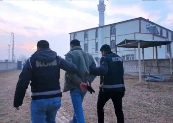 Müşteri gibi geldiler, çilingir sofrasını bedavaya getirdiler