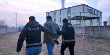 Müşteri gibi geldiler, çilingir sofrasını bedavaya getirdiler