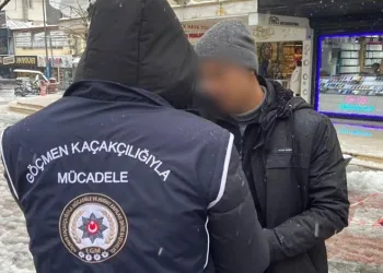 Hırsızlıktan kesinleşmiş 46 yıl hapis kararı vardı, polisten kaçamadı