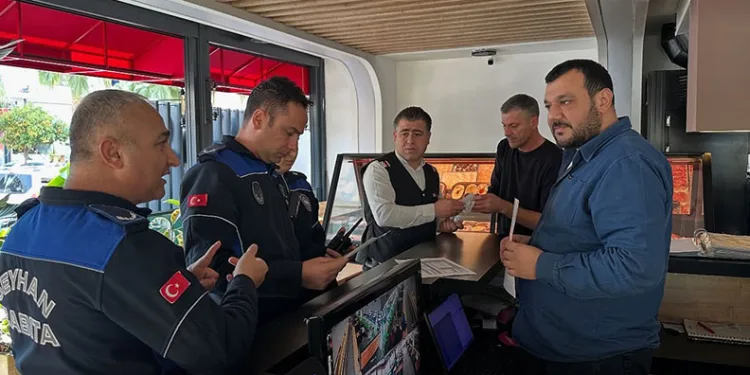 Çeşitli suçlardan aranan 2 şahıs jandarma tarafından yakalandı