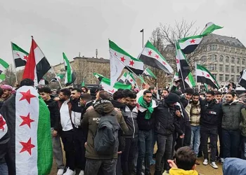 Yalova’da Suriyeliler Esed rejiminin devrilmesini kutladı