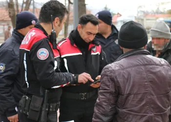 Çanakkale’de piyasa değeri 2 milyon TL olan kokain ele geçirildi