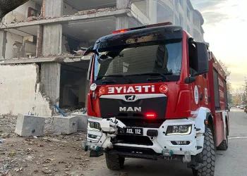 Sahte banka kartı ve kredi kartı üreten şahıs Ayvalık polisinden kaçamadı