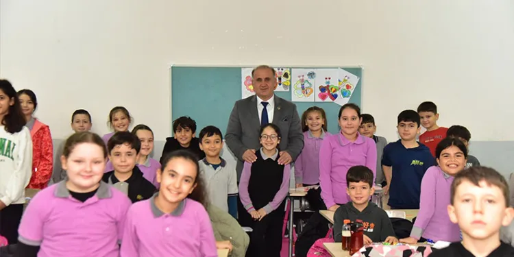 Uysal: “Hazreti Mevlana’nın ışığı insanlığa rehberlik ediyor”