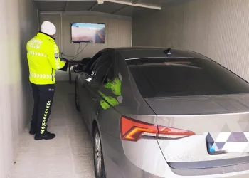 Tek katlı evde çıkan yangın ekiplerce söndürüldü
