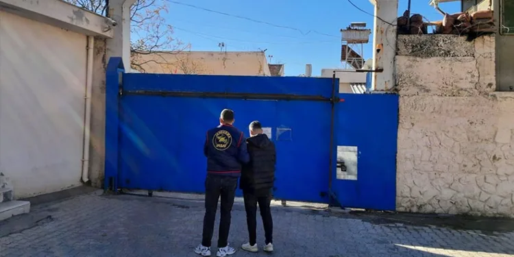 Ataşehir’de silahla etrafa ateş eden şahıs yakalandı