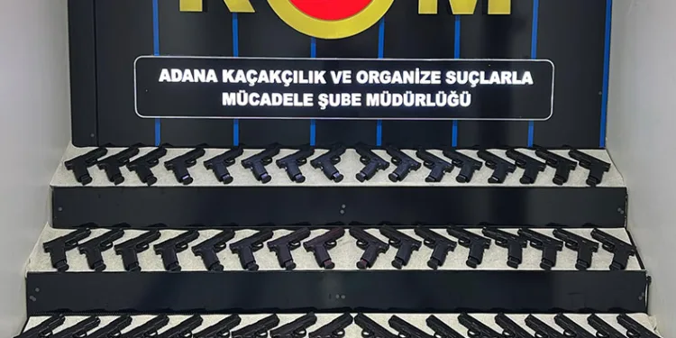 Otobüs terminalindeki bıçaklı kavgada kan aktı: 1 yaralı