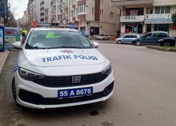 Güngören’de çöken 5 katlı binanın bitişiğindeki 2 bina tahliye edildi