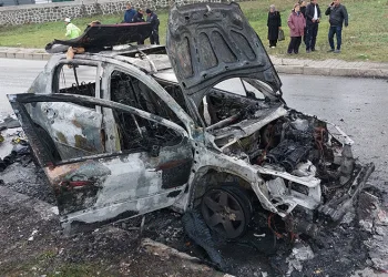 Bursa’da otomobiller kafa kafaya çarpıştı: 4 yaralı
