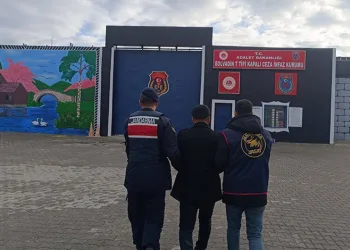 FETÖ’ye üye olmaktan aranan şahsı JASAT yakaladı