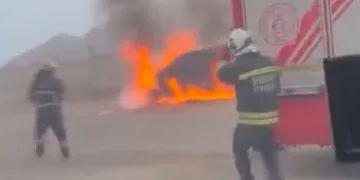 Seyir halindeki cip alev aldı