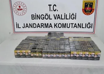 Falezlerden denize uçan araca ulaşıldı, kayıp sürücü aranıyor