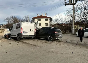 İnşaatın iskelesinden düşen işçi yaralandı