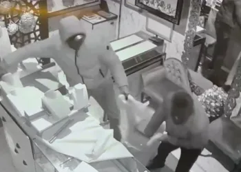 Kütahya Çiniciler Çarşısı’nda sahte para operasyonu: 2 gözaltı