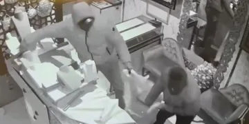 Kütahya Çiniciler Çarşısı’nda sahte para operasyonu: 2 gözaltı