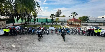 Çaldıkları motosikletin şase numarasını kazımışlar