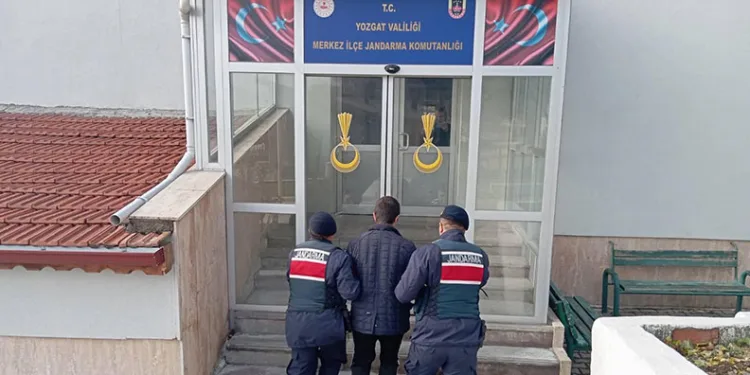 Çaldıkları motosikletin şase numarasını kazımışlar