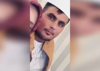 Sarkıntılık iddiasıyla 5 kişi saldırıp bıçakla ağır yaraladılar; o anlar kamerada