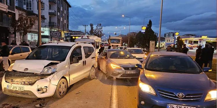 Tokat’ta inşaat kazısında toprak kayması yaşandı, 5 daire boşaltıldı