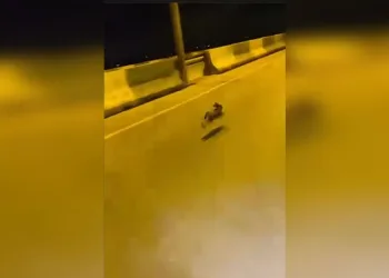 Bursa’da kontrolden çıkan otomobil şarampole uçtu
