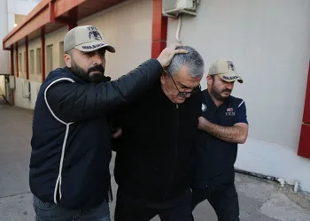 Adana’da bin 350 elektronik sigara ele geçirildi