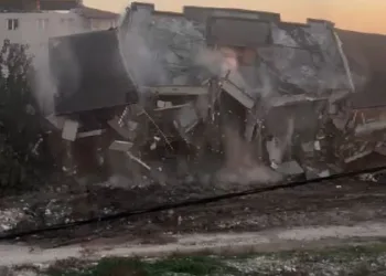 Tek katlı evde çıkan yangın ekiplerce söndürüldü