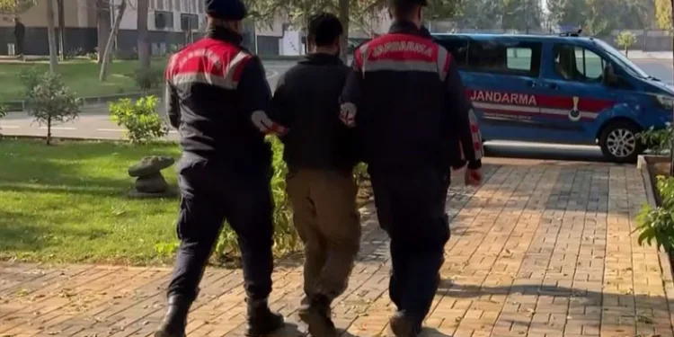 Seyir halindeki cip alev aldı