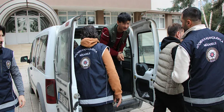 Kesinleşmiş 11 yıl cezası bulunan firariyi jandarma yakaladı