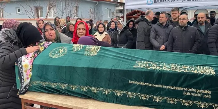 İnşaatın iskelesinden düşen işçi yaralandı