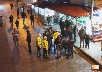 Erciyes’te yürüyüş yaparken ayağı kırılan dağcı kurtarıldı